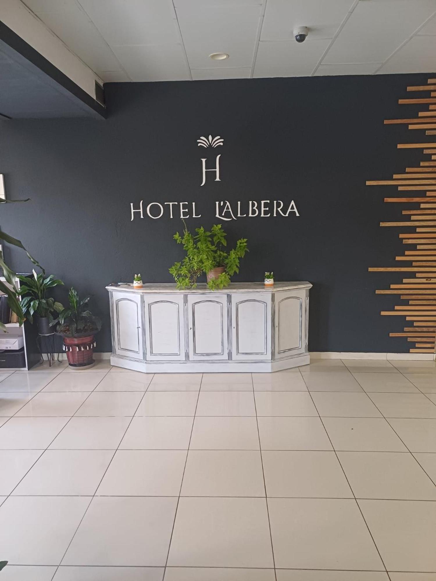 לה ג'ונקרה Hotel L'Albera מראה חיצוני תמונה